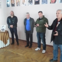 Artisti plastici din Romania au expus lucrarile lor la Teatrul Ginta Latina din Chisinau