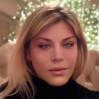 La 48 de ani, Loredana Groza arata pe Facebook si Instagram ca la 18 ani