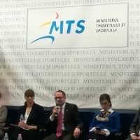 Ministrul Tineretului si Sportului indeamna oamenii sa faca miscare
