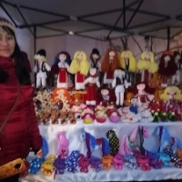 Doina Khalvati da viata personajelor din povestile lui Ion Creanga, la Targul de Craciun din curtea MTR