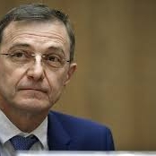Un eseu exceptional de Ioan Aurel Pop: Ganduri la vreme de restriste