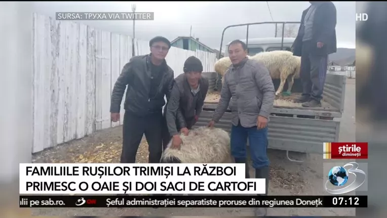 Familiile rusilor din Siberia trimisi la razboi primesc o oaie si doi saci de cartofi