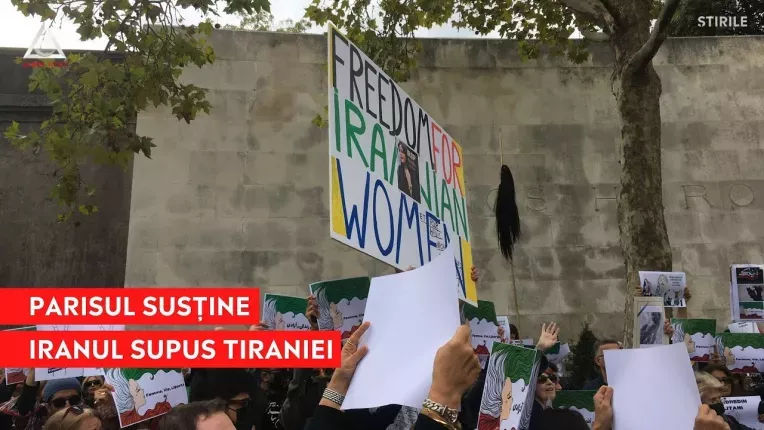 Feministele din Franta sustin femeile din Iran