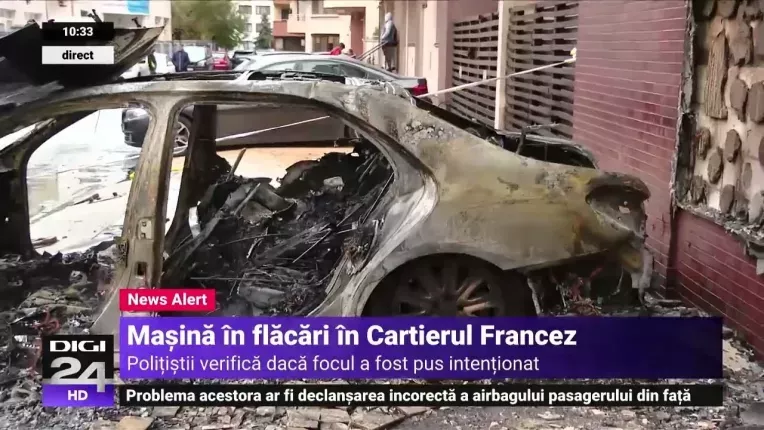 O masina parcata in Cartierul Francez a luat foc  si a ars in totalitate