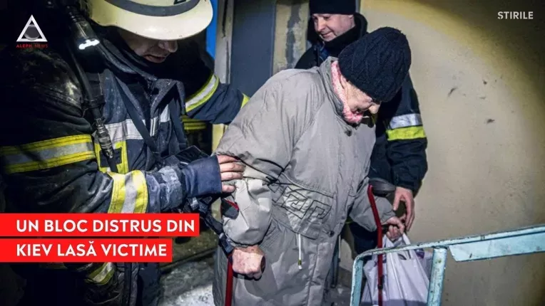 O racheta a lovit un bloc din Kiev. Victimele, cautate printre ruine
